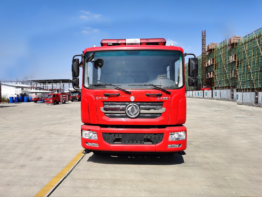 東風(fēng)D9 6噸水罐消防車