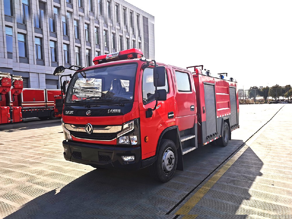 東風(fēng)凱普特5噸泡沫消防車